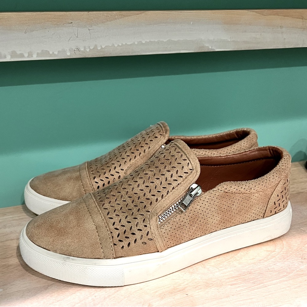 Report Suede Slip on Shoes sz 7